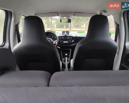 Серый Фольксваген Ап, объемом двигателя 1 л и пробегом 151 тыс. км за 6250 $, фото 33 на Automoto.ua