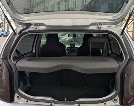 Серый Фольксваген Ап, объемом двигателя 1 л и пробегом 108 тыс. км за 7700 $, фото 5 на Automoto.ua