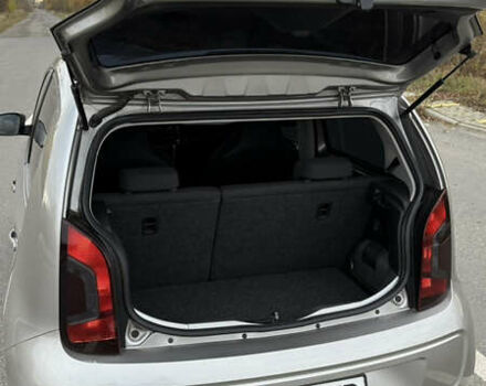 Сірий Фольксваген Ап, об'ємом двигуна 1 л та пробігом 76 тис. км за 6700 $, фото 6 на Automoto.ua