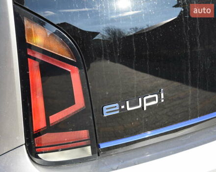 Сірий Фольксваген Ап, об'ємом двигуна 0 л та пробігом 100 тис. км за 10900 $, фото 57 на Automoto.ua