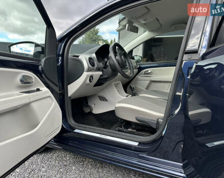 Синій Фольксваген Ап, об'ємом двигуна 0 л та пробігом 74 тис. км за 6100 $, фото 6 на Automoto.ua