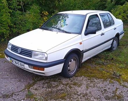 Белый Фольксваген Венто, объемом двигателя 1.8 л и пробегом 218 тыс. км за 1700 $, фото 5 на Automoto.ua