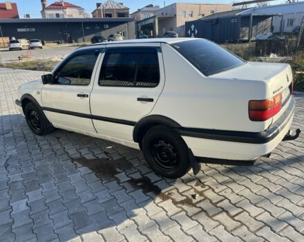 Белый Фольксваген Венто, объемом двигателя 1.8 л и пробегом 310 тыс. км за 1200 $, фото 2 на Automoto.ua