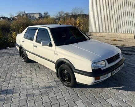 Белый Фольксваген Венто, объемом двигателя 1.8 л и пробегом 310 тыс. км за 1200 $, фото 5 на Automoto.ua