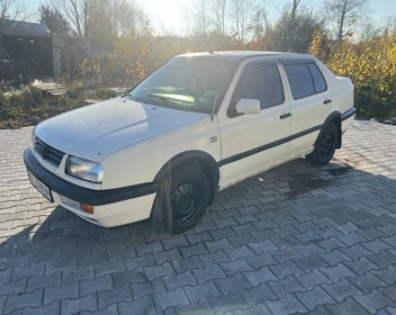 Белый Фольксваген Венто, объемом двигателя 1.8 л и пробегом 310 тыс. км за 1200 $, фото 7 на Automoto.ua