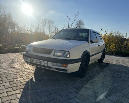 Белый Фольксваген Венто, объемом двигателя 1.8 л и пробегом 310 тыс. км за 1200 $, фото 1 на Automoto.ua