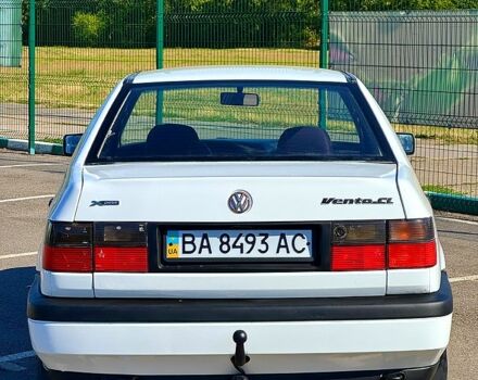 Белый Фольксваген Венто, объемом двигателя 1.8 л и пробегом 350 тыс. км за 2950 $, фото 4 на Automoto.ua