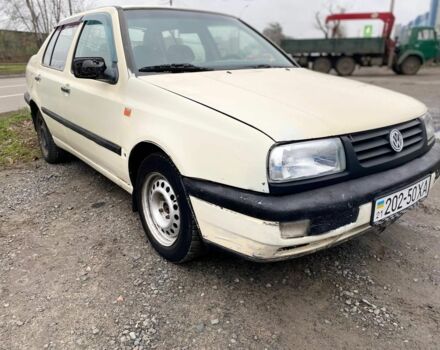 Белый Фольксваген Венто, объемом двигателя 1.9 л и пробегом 250 тыс. км за 1400 $, фото 2 на Automoto.ua