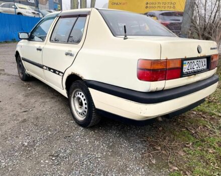 Белый Фольксваген Венто, объемом двигателя 1.9 л и пробегом 250 тыс. км за 1400 $, фото 4 на Automoto.ua