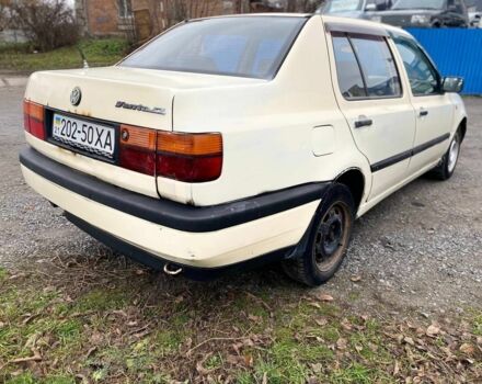 Белый Фольксваген Венто, объемом двигателя 1.9 л и пробегом 250 тыс. км за 1400 $, фото 3 на Automoto.ua