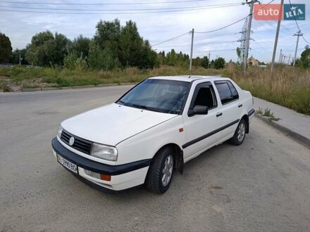 Фольксваген Венто 1993 в Софіївська Борщагівка на Automoto.ua Белый Фольксваген Венто, объемом двигателя 1.8 л и пробегом 235 тыс. км за 1300 $, фото 1 на Automoto.ua