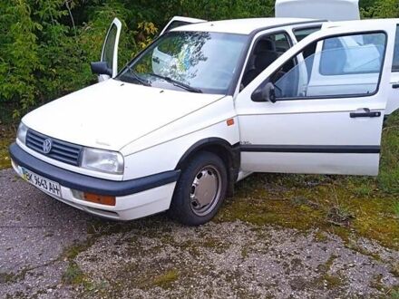 Білий Фольксваген Венто, об'ємом двигуна 1.8 л та пробігом 218 тис. км за 1700 $, фото 1 на Automoto.ua