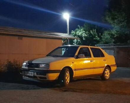 Бежевый Фольксваген Венто, объемом двигателя 1.9 л и пробегом 200 тыс. км за 3000 $, фото 3 на Automoto.ua