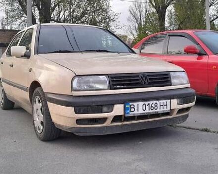 Бежевый Фольксваген Венто, объемом двигателя 1.9 л и пробегом 200 тыс. км за 3000 $, фото 5 на Automoto.ua