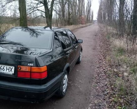 Черный Фольксваген Венто, объемом двигателя 1.78 л и пробегом 350 тыс. км за 2299 $, фото 3 на Automoto.ua