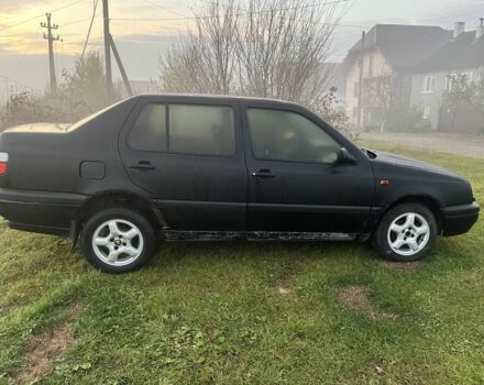 Чорний Фольксваген Венто, об'ємом двигуна 0 л та пробігом 250 тис. км за 450 $, фото 1 на Automoto.ua