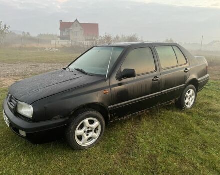 Чорний Фольксваген Венто, об'ємом двигуна 0 л та пробігом 250 тис. км за 450 $, фото 2 на Automoto.ua