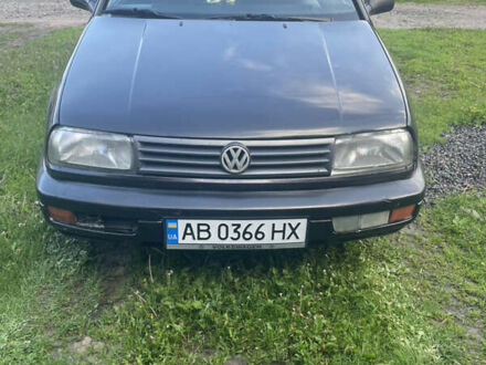 Фольксваген Венто 1992 у Вінниці на Automoto.ua Чорний Фольксваген Венто, об'ємом двигуна 1.78 л та пробігом 300 тис. км за 2400 $, фото 1 на Automoto.ua