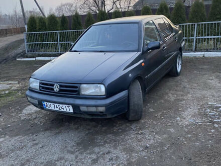 Фольксваген Венто 1993 у Сумах на Automoto.ua Чорний Фольксваген Венто, об'ємом двигуна 1.8 л та пробігом 178 тис. км за 2500 $, фото 1 на Automoto.ua