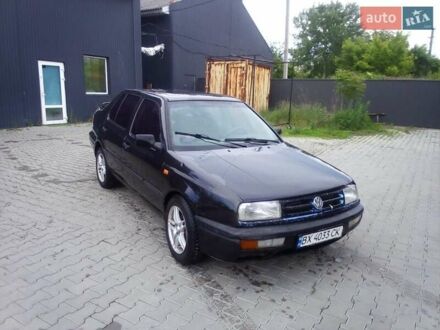 Фольксваген Венто 1993 в Черновцах на Automoto.ua Черный Фольксваген Венто, объемом двигателя 1.98 л и пробегом 400 тыс. км за 1650 $, фото 1 на Automoto.ua