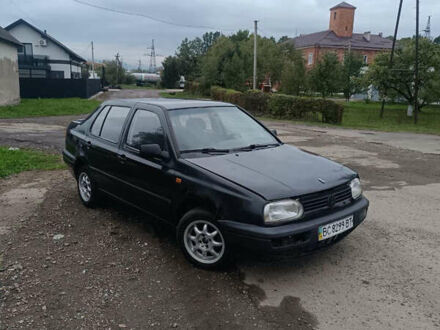 Фольксваген Венто 1993 в Долине на Automoto.ua Черный Фольксваген Венто, объемом двигателя 0 л и пробегом 580 тыс. км за 950 $, фото 1 на Automoto.ua