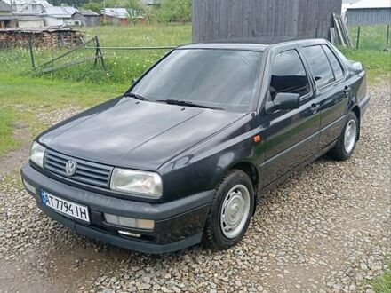 Фольксваген Венто 1993 у Івано-Франківську на Automoto.ua Чорний Фольксваген Венто, об'ємом двигуна 1.8 л та пробігом 149 тис. км за 2900 $, фото 1 на Automoto.ua
