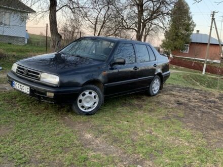 Фольксваген Венто 1994 у Дрогобичі на Automoto.ua Чорний Фольксваген Венто, об'ємом двигуна 1.8 л та пробігом 300 тис. км за 1850 $, фото 1 на Automoto.ua