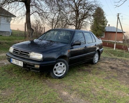 Черный Фольксваген Венто, объемом двигателя 1.8 л и пробегом 3 тыс. км за 1500 $, фото 1 на Automoto.ua