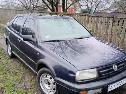 Чорний Фольксваген Венто, об'ємом двигуна 1.78 л та пробігом 200 тис. км за 1050 $, фото 1 на Automoto.ua