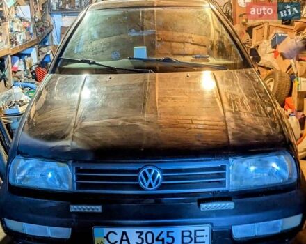 Черный Фольксваген Венто, объемом двигателя 1.9 л и пробегом 150 тыс. км за 3500 $, фото 1 на Automoto.ua