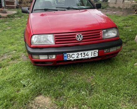 Червоний Фольксваген Венто, об'ємом двигуна 1.8 л та пробігом 12 тис. км за 1690 $, фото 1 на Automoto.ua