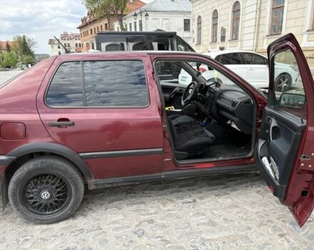 Червоний Фольксваген Венто, об'ємом двигуна 1.9 л та пробігом 316 тис. км за 2800 $, фото 4 на Automoto.ua