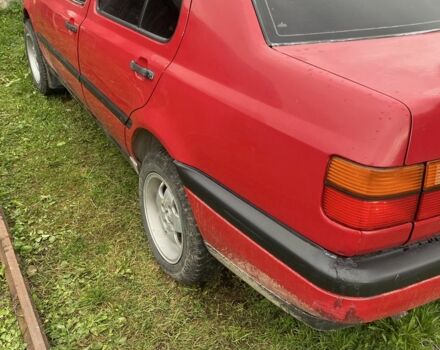 Красный Фольксваген Венто, объемом двигателя 1.9 л и пробегом 360 тыс. км за 2200 $, фото 3 на Automoto.ua