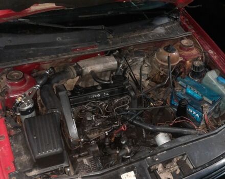 Красный Фольксваген Венто, объемом двигателя 1.9 л и пробегом 248 тыс. км за 1500 $, фото 9 на Automoto.ua