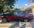 Красный Фольксваген Венто, объемом двигателя 0 л и пробегом 300 тыс. км за 1100 $, фото 1 на Automoto.ua