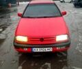 Красный Фольксваген Венто, объемом двигателя 2 л и пробегом 220 тыс. км за 2500 $, фото 1 на Automoto.ua