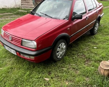 Червоний Фольксваген Венто, об'ємом двигуна 1.8 л та пробігом 12 тис. км за 1690 $, фото 2 на Automoto.ua