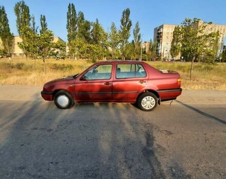 Червоний Фольксваген Венто, об'ємом двигуна 1.8 л та пробігом 283 тис. км за 2800 $, фото 5 на Automoto.ua