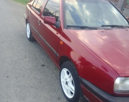 Красный Фольксваген Венто, объемом двигателя 1.8 л и пробегом 550 тыс. км за 1500 $, фото 3 на Automoto.ua