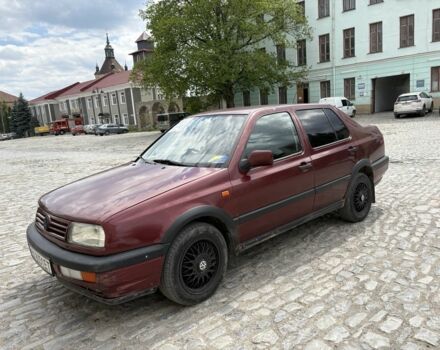 Червоний Фольксваген Венто, об'ємом двигуна 1.9 л та пробігом 316 тис. км за 2800 $, фото 3 на Automoto.ua