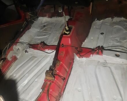 Красный Фольксваген Венто, объемом двигателя 1.9 л и пробегом 248 тыс. км за 1500 $, фото 3 на Automoto.ua