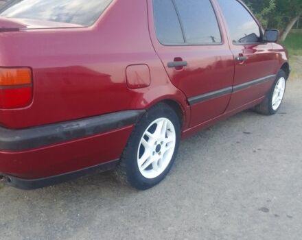 Красный Фольксваген Венто, объемом двигателя 1.8 л и пробегом 550 тыс. км за 1500 $, фото 2 на Automoto.ua