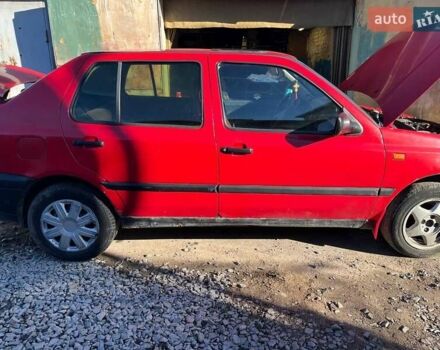 Червоний Фольксваген Венто, об'ємом двигуна 1.9 л та пробігом 310 тис. км за 1400 $, фото 1 на Automoto.ua