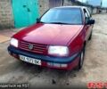 Красный Фольксваген Венто, объемом двигателя 2 л и пробегом 250 тыс. км за 1280 $, фото 6 на Automoto.ua