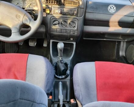 Красный Фольксваген Венто, объемом двигателя 1.8 л и пробегом 56 тыс. км за 450 $, фото 1 на Automoto.ua