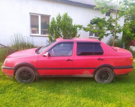 Красный Фольксваген Венто, объемом двигателя 1.8 л и пробегом 280 тыс. км за 1450 $, фото 7 на Automoto.ua