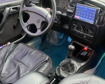 Красный Фольксваген Венто, объемом двигателя 1.9 л и пробегом 360 тыс. км за 2200 $, фото 1 на Automoto.ua