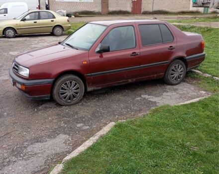 Красный Фольксваген Венто, объемом двигателя 2 л и пробегом 200 тыс. км за 1700 $, фото 4 на Automoto.ua