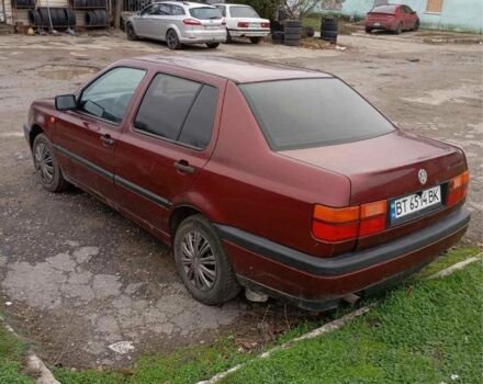 Красный Фольксваген Венто, объемом двигателя 2 л и пробегом 200 тыс. км за 1700 $, фото 3 на Automoto.ua