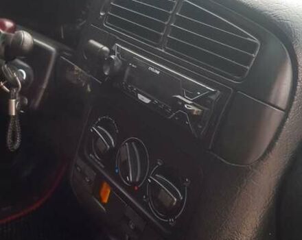 Червоний Фольксваген Венто, об'ємом двигуна 1.8 л та пробігом 330 тис. км за 1800 $, фото 14 на Automoto.ua